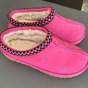 UGG Slippers, Girls Size 3